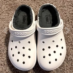 White Fur Lined Crocs Sz 9M 11W